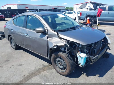 NISSAN VERSA 2017