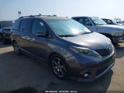 TOYOTA SIENNA 2015