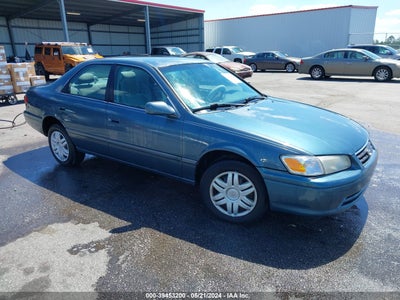 TOYOTA CAMRY 2001