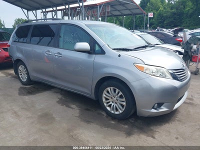 TOYOTA SIENNA 2013