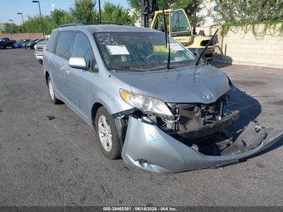 TOYOTA SIENNA 2011