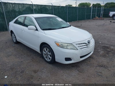 TOYOTA CAMRY 2011