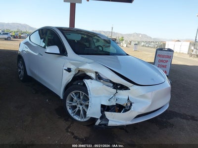 TESLA MODEL Y 2024