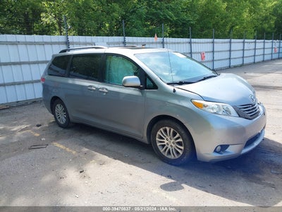 TOYOTA SIENNA 2013