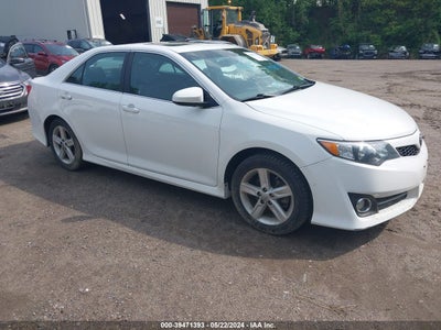 TOYOTA CAMRY 2014