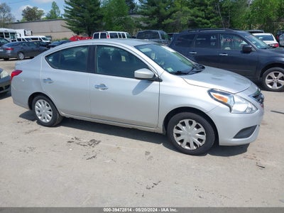 NISSAN VERSA 2017