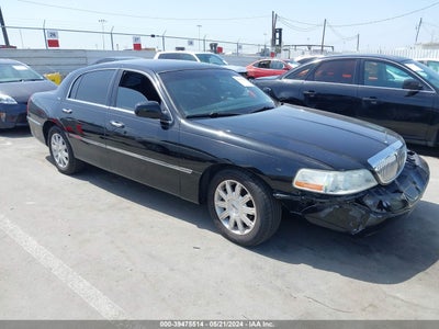 LINCOLN TOWN CAR 2011
