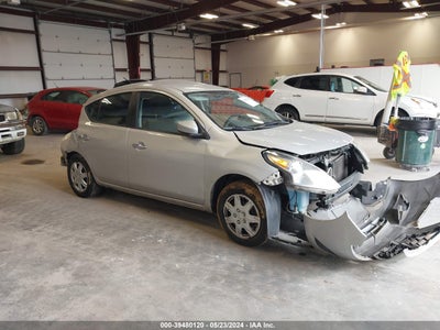 NISSAN VERSA 2017