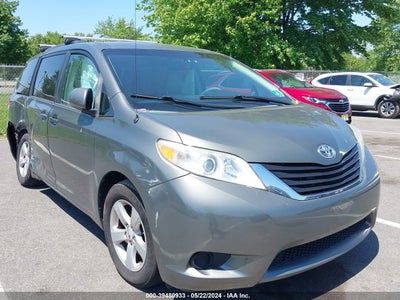 TOYOTA SIENNA 2012