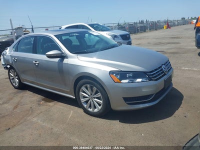 VOLKSWAGEN PASSAT 2012
