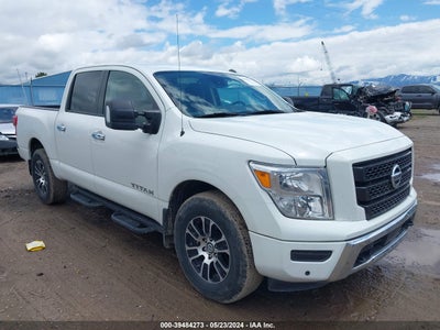 NISSAN TITAN 2021
