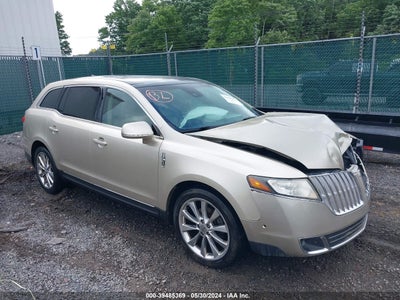 LINCOLN MKT 2011