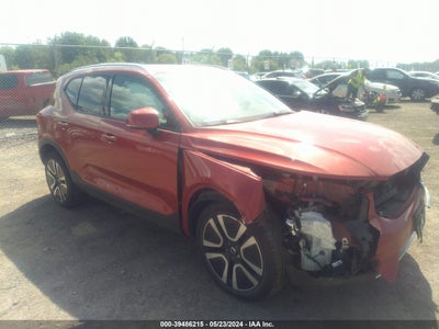 VOLVO XC40 2021