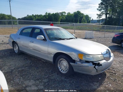 LINCOLN TOWN CAR 2000