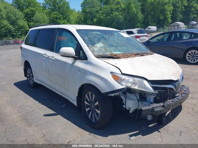 TOYOTA SIENNA 2020
