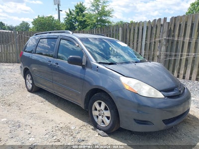 TOYOTA SIENNA 2010