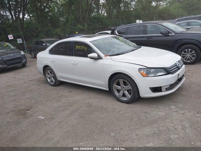 VOLKSWAGEN PASSAT 2012