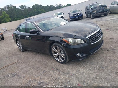 INFINITI M37 2013
