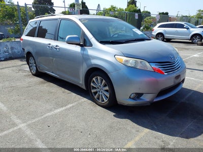 TOYOTA SIENNA 2012