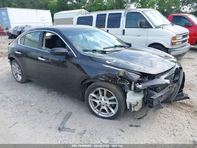NISSAN MAXIMA 2010
