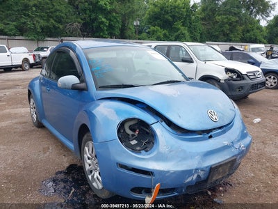 VOLKSWAGEN NEW BEETLE 2010