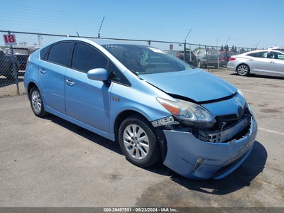 TOYOTA PRIUS PLUG-IN 2015