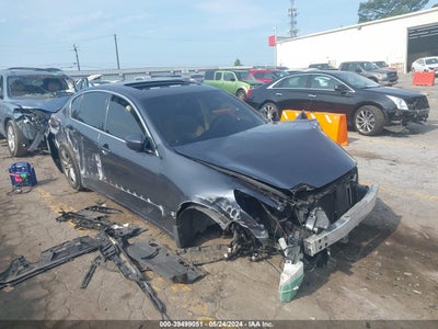 INFINITI G37 2012