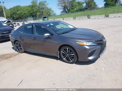 TOYOTA CAMRY 2020