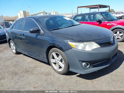 TOYOTA CAMRY 2012