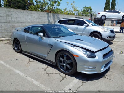 NISSAN GT-R 2009