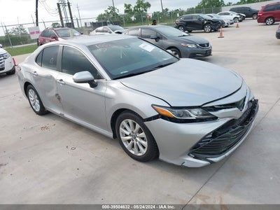 TOYOTA CAMRY 2018