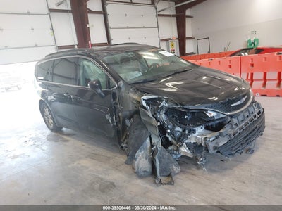 CHRYSLER PACIFICA 2017