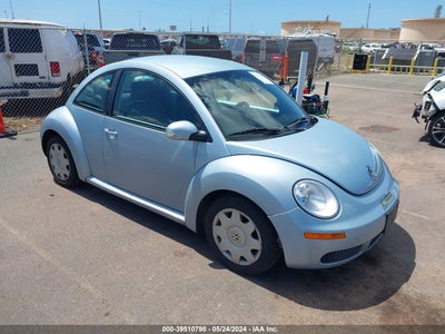 VOLKSWAGEN NEW BEETLE 2010