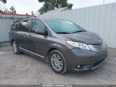 TOYOTA SIENNA 2016