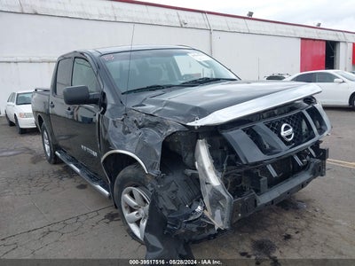 NISSAN TITAN 2010