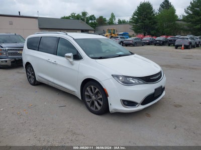 CHRYSLER PACIFICA 2017