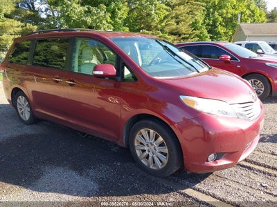 TOYOTA SIENNA 2013