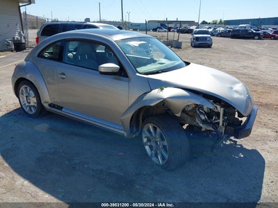 VOLKSWAGEN BEETLE 2013