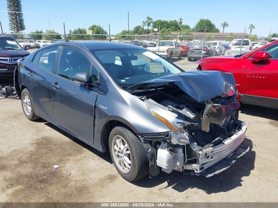TOYOTA PRIUS 2016