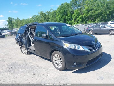 TOYOTA SIENNA 2015