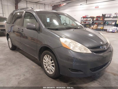 TOYOTA SIENNA 2009