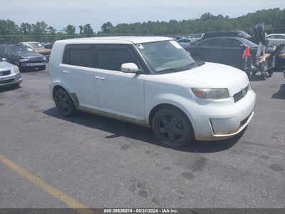 SCION XB 2010