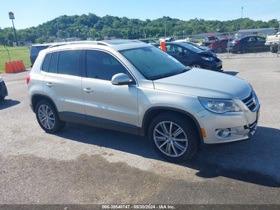 VOLKSWAGEN TIGUAN 2011