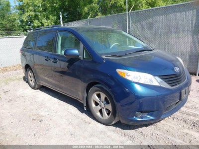 TOYOTA SIENNA 2012