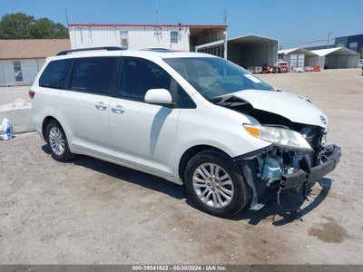 TOYOTA SIENNA 2017