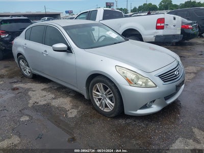 INFINITI JOURNEY 2010