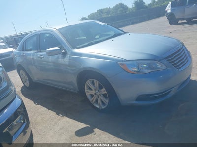 CHRYSLER 200 2013