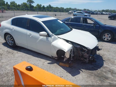INFINITI JOURNEY 2011