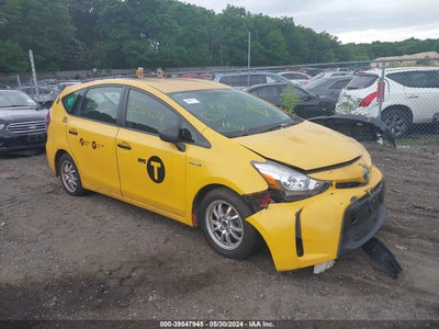 TOYOTA PRIUS V 2015