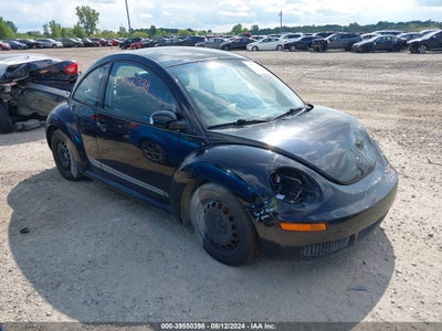 VOLKSWAGEN NEW BEETLE 2010